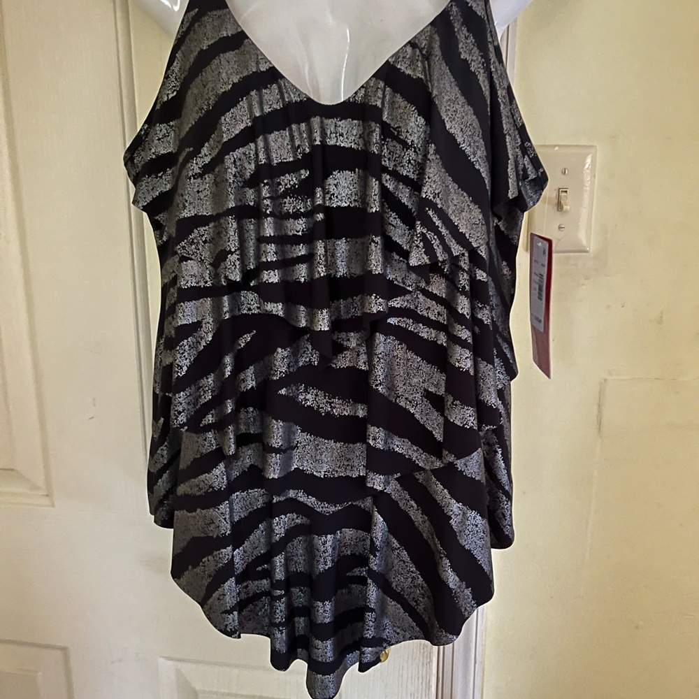 MagicSuit by Miraclesuit Tankini Top SZ 16. Adjustable straps. Tiered front.